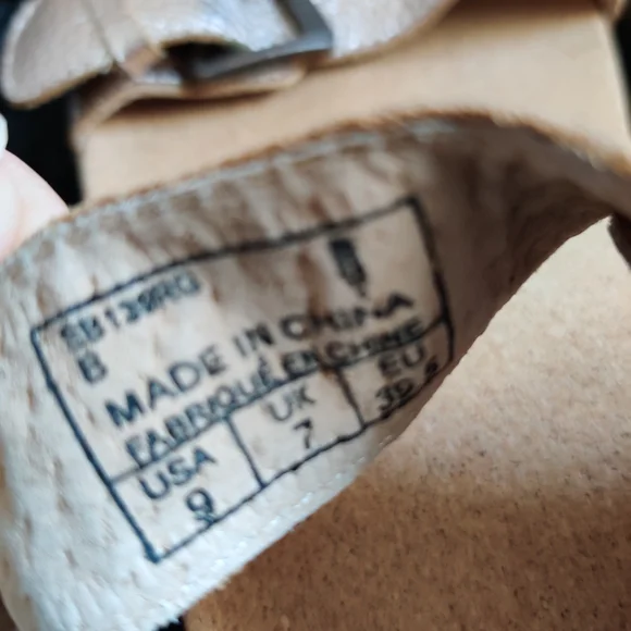 REVITALIGN Arch Support Women's Excursion Sandal Size 9 Rose Gold - Picture 3 of 4